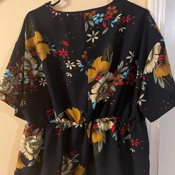 Shein peplum top size 2X, new W/0 tag - Picture 5 of 5